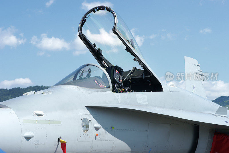 F/A-18战斗机驾驶舱特写